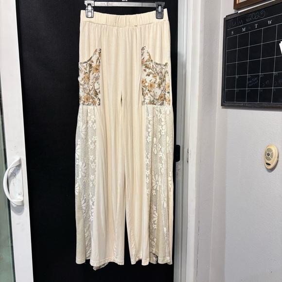 Pol | Floral Lace Cream Wide-Leg Pants - Picture 2 of 16